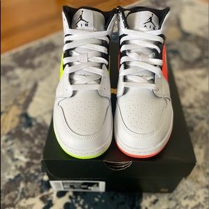 Air Jordan 1 Mid